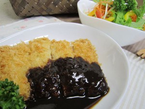 ソースたっぷりとんかつ　とんかつ　ソース　豚肉　豚　ロース　美味しい　